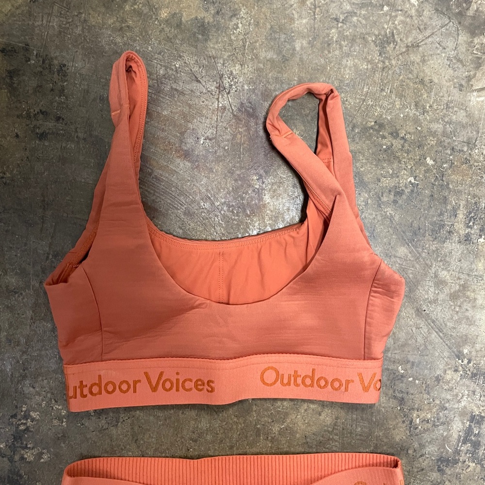 OUTDOOR VOICES set